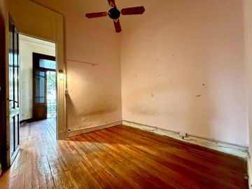 Venta ph 3 ambientes con balcon a refaccionar caba