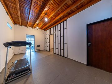CASA EN VENTA 2 DORMITORIOS COCHERA TDS 3 SECTOR A