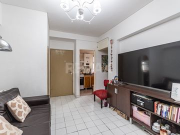 VENTA 2 AMBIENTES EN  ZONA ESTRATÉGICA DE FLORES