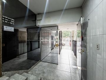 VENTA 2 AMBIENTES EN  ZONA ESTRATÉGICA DE FLORES