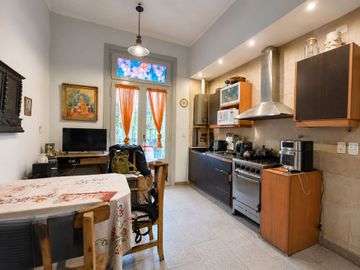 VENTA PH 207 MTS. C/QUINCHO Y BALCON.FLORES