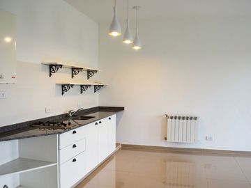 Alquiler Oficina 50m2 sobre Colectora Pilar km 50