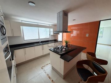 CASA $6.3M LOMAS CLÚSTER 10-10-10 | 430m² | 4 Autos | Doble Altura | Jacuzzi