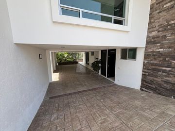 CASA $6.3M LOMAS CLÚSTER 10-10-10 | 430m² | 4 Autos | Doble Altura | Jacuzzi