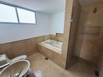 CASA $6.3M LOMAS CLÚSTER 10-10-10 | 430m² | 4 Autos | Doble Altura | Jacuzzi
