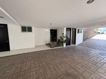 CASA $6.3M LOMAS CLÚSTER 10-10-10 | 430m² | 4 Autos | Doble Altura | Jacuzzi