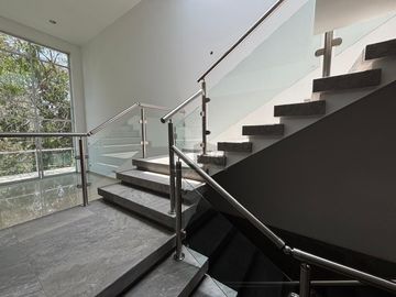 CASA $6.3M LOMAS CLÚSTER 10-10-10 | 430m² | 4 Autos | Doble Altura | Jacuzzi