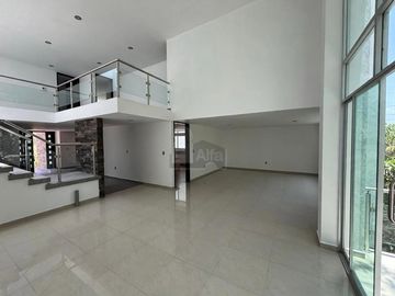 CASA $6.3M LOMAS CLÚSTER 10-10-10 | 430m² | 4 Autos | Doble Altura | Jacuzzi