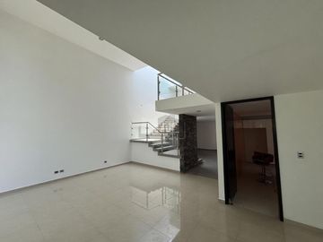 CASA $6.3M LOMAS CLÚSTER 10-10-10 | 430m² | 4 Autos | Doble Altura | Jacuzzi