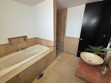 CASA $6.3M LOMAS CLÚSTER 10-10-10 | 430m² | 4 Autos | Doble Altura | Jacuzzi
