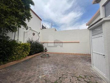 Casa en condominio en renta en San Carlos, Metepec, México