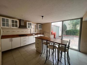 Casa en condominio en renta en San Carlos, Metepec, México