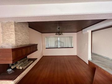 Casa en condominio en renta en San Carlos, Metepec, México