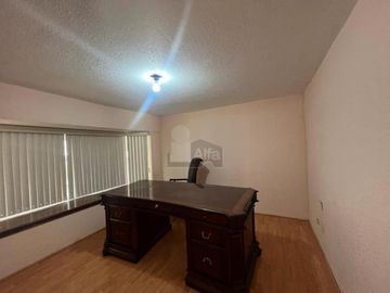 Casa en condominio en renta en San Carlos, Metepec, México