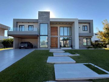 Casa en Venta Terralagos Canning | A la Laguna