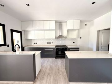 Casa VENTA pileta 6 ambientes B. Bermudas Pilar