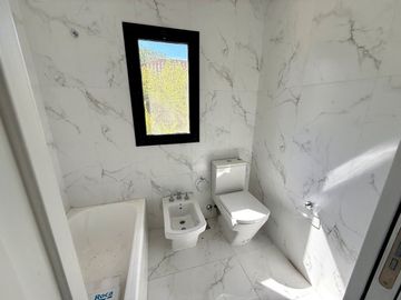 Casa VENTA pileta 6 ambientes B. Bermudas Pilar