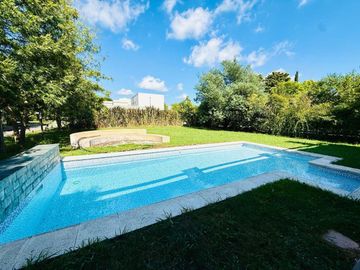 Casa VENTA pileta 6 ambientes B. Bermudas Pilar