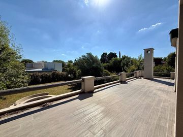 Casa VENTA pileta 6 ambientes B. Bermudas Pilar