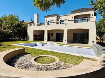 Casa VENTA pileta 6 ambientes B. Bermudas Pilar