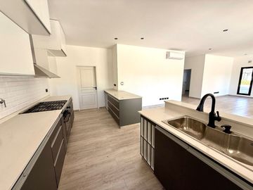 Casa VENTA pileta 6 ambientes B. Bermudas Pilar