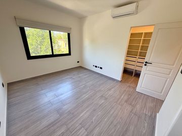 Casa VENTA pileta 6 ambientes B. Bermudas Pilar