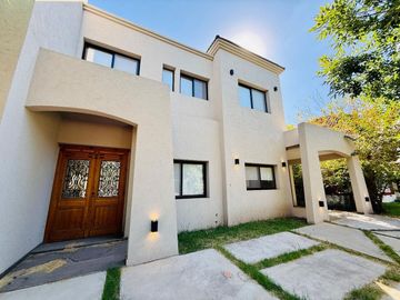 Casa VENTA pileta 6 ambientes B. Bermudas Pilar