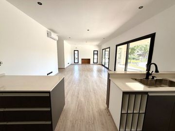 Casa VENTA pileta 6 ambientes B. Bermudas Pilar