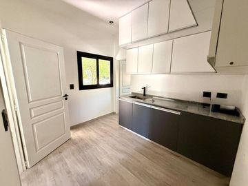 Casa VENTA pileta 6 ambientes B. Bermudas Pilar