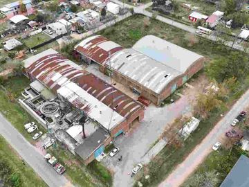Depósitos/Galpones de 700M2, Z. Ind. Villa La Ñata