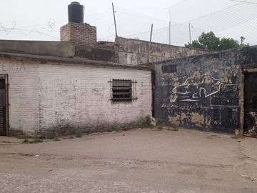 VENTA TERRENO CON MEJORAS EN BLAS PARERA