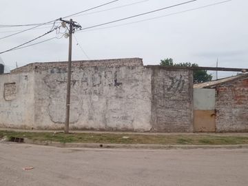VENTA TERRENO CON MEJORAS EN BLAS PARERA
