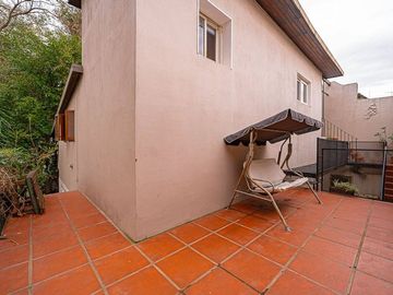 VENTA CASA EN OLIVOS SIETE AMBIENTES