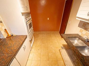 VENTA CASA EN OLIVOS SIETE AMBIENTES