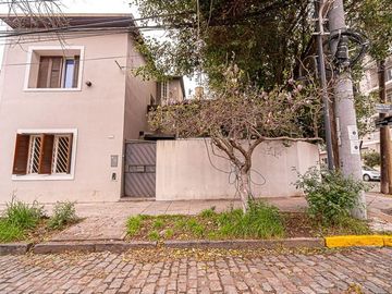 VENTA CASA EN OLIVOS SIETE AMBIENTES