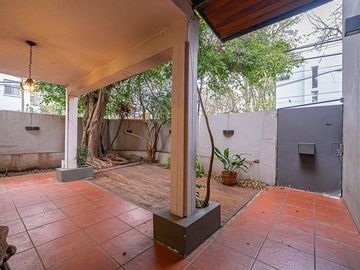 VENTA CASA EN OLIVOS SIETE AMBIENTES