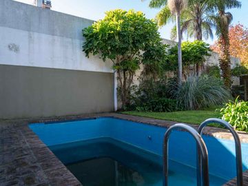 CASA EN VENTA LA PLATA