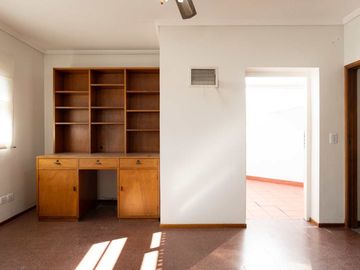 CASA EN VENTA LA PLATA