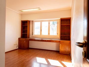 CASA EN VENTA LA PLATA