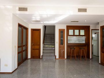 CASA EN VENTA LA PLATA