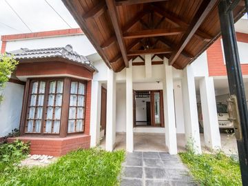 venta casa 4 dormitorios B°Guadalupe