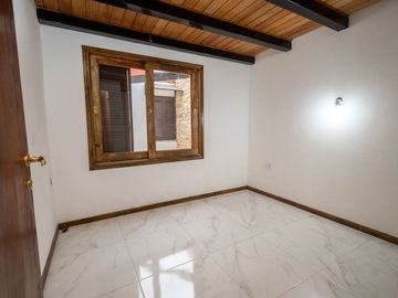 venta casa 4 dormitorios B°Guadalupe