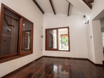 venta casa 4 dormitorios B°Guadalupe
