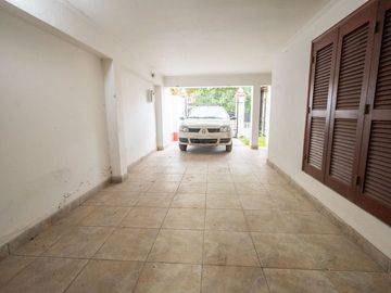 venta casa 4 dormitorios B°Guadalupe