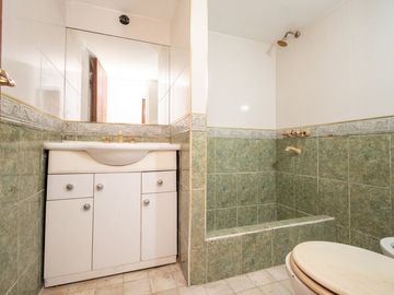 venta casa 4 dormitorios B°Guadalupe