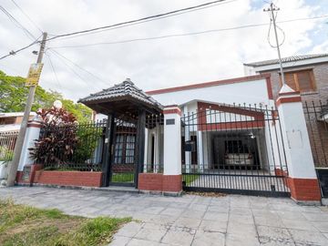 venta casa 4 dormitorios B°Guadalupe