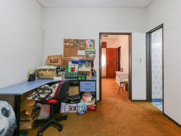 Casa familiar con Jardín, quincho. Muy luminosa!!