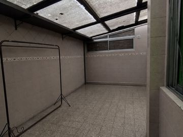 ALQUILER DEPARTAMENTO 3 AMBIENTES CON PATIO