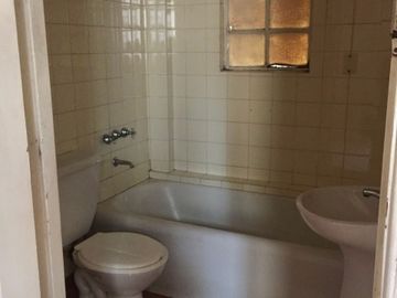 VENTA 3 AMB A REFACCIONAR PATIO 97 MTS -ONCE