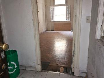 VENTA 3 AMB A REFACCIONAR PATIO 97 MTS -ONCE
